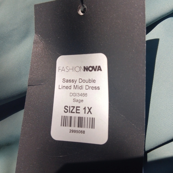 🩷NWT FASHION NOVA Silky Sage Midi Dress - Picture 4 of 5